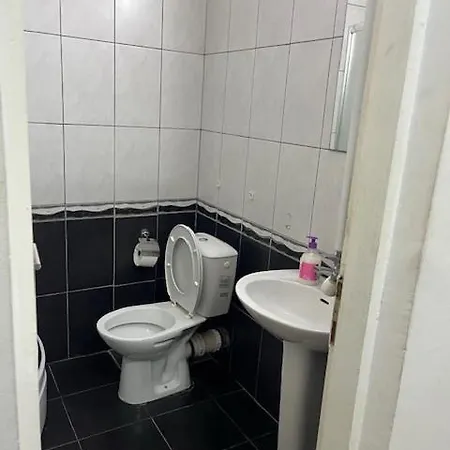 Apartment 3 *